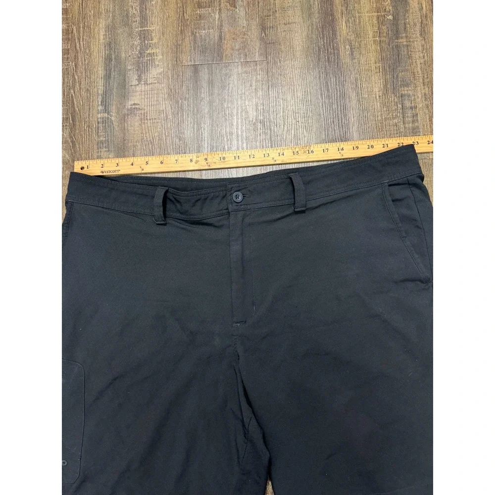 Magellan Outdoors Fish Gear Black Water Repellent Fishing Shorts‎ 44 SGMGMF5704